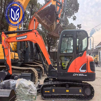 Doosan ミニ掘削機 使用済み Doosan DX60 6トンの小型掘削機 重荷と固体マシン