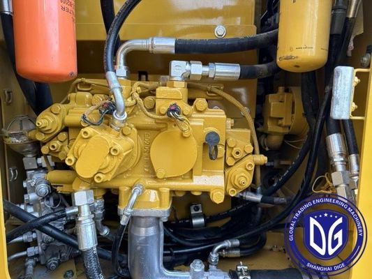 313D2GC 狭いスペースのためのコンパクトな設計の古着キャタピラー13トンの掘削機