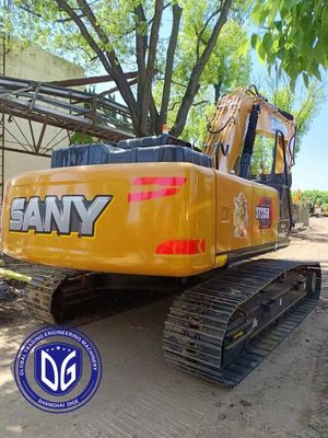 生産的な使用 Sany SY235 23.5トンのクローラー掘削機 優れた状態