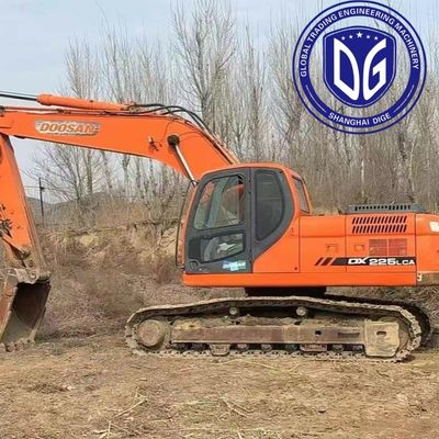 生産性の最大化のために,赤の作業重量で22t Doosan 水力ポンプ